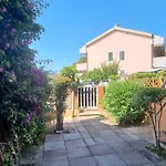 La Casina Di Adina 別荘